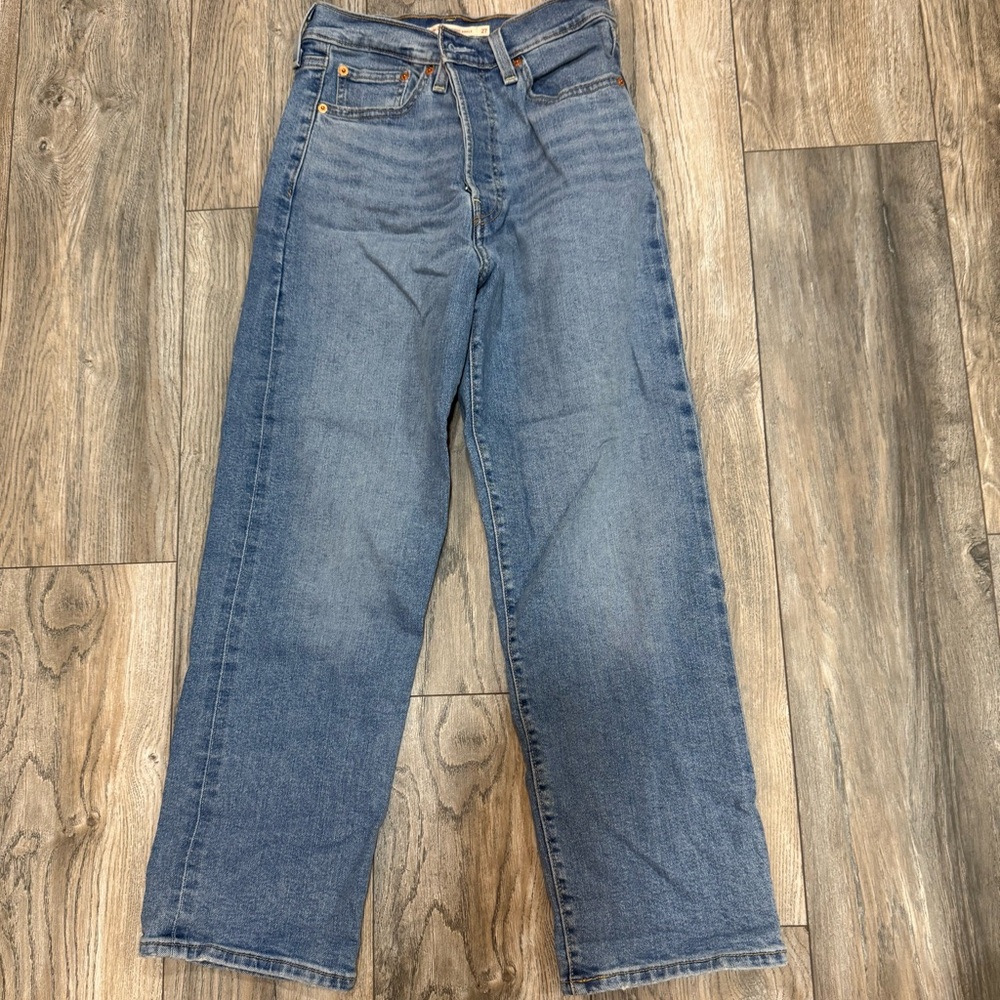 women’s levi’s jeans